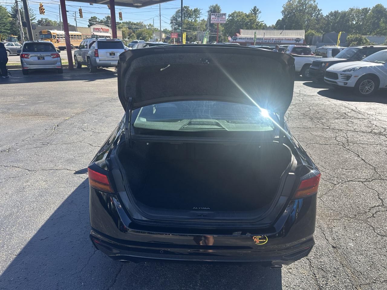 Nissan Altima 2.5 SV Sedan 2019