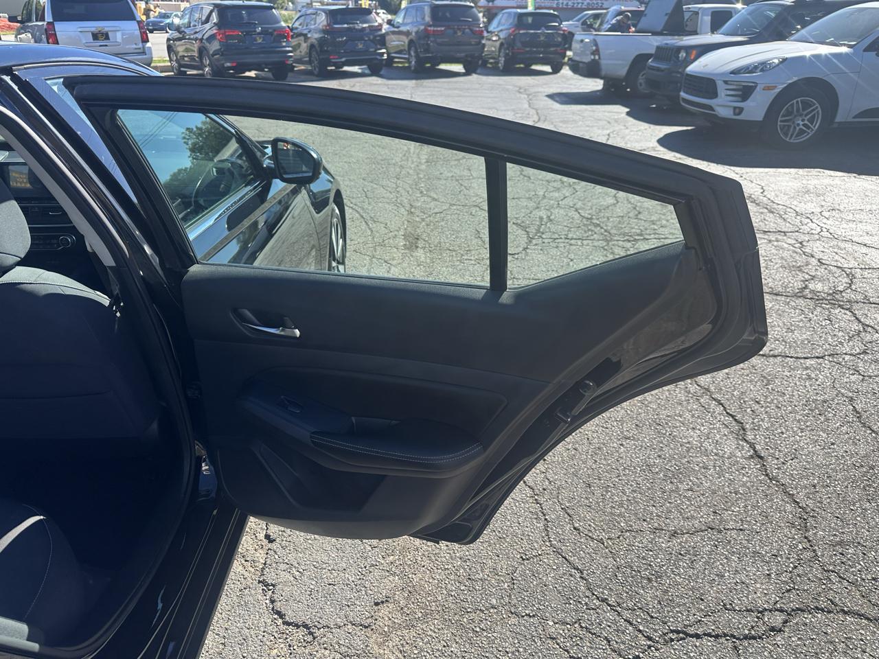 Nissan Altima 2.5 SV Sedan 2019