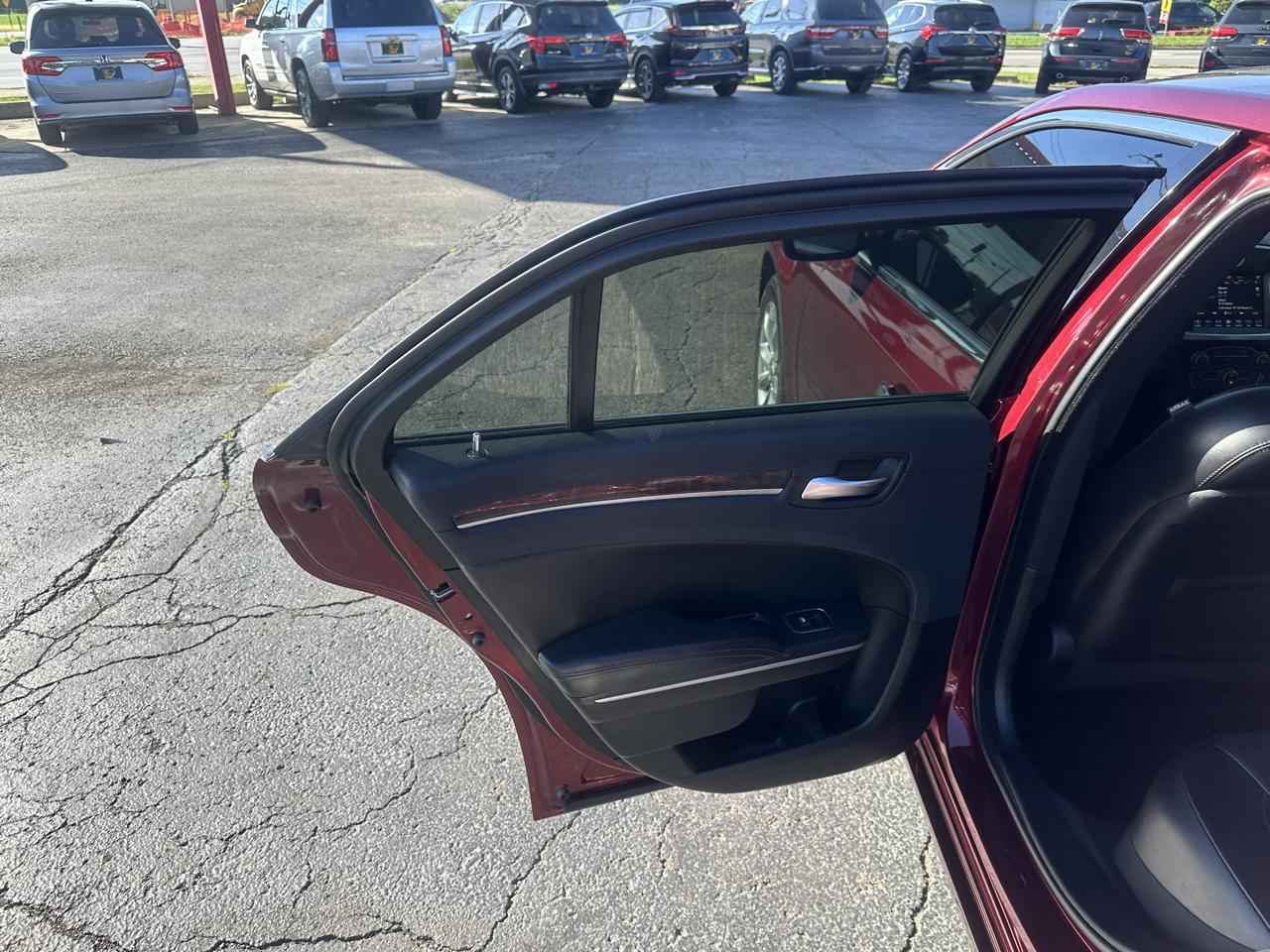 Chrysler 300 Limited AWD 2019