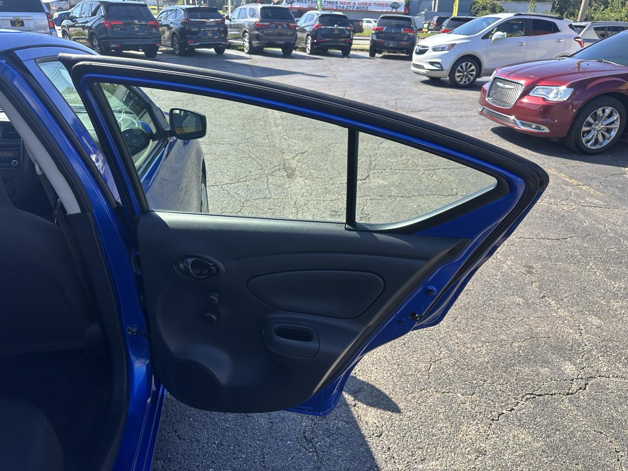 Nissan Versa 4dr Sdn CVT 1.6 S Plus 2016
