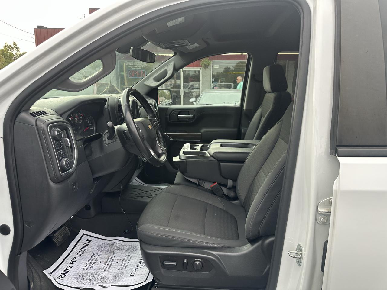 Chevrolet Silverado 1500 4WD Crew Cab 147" LT 2020