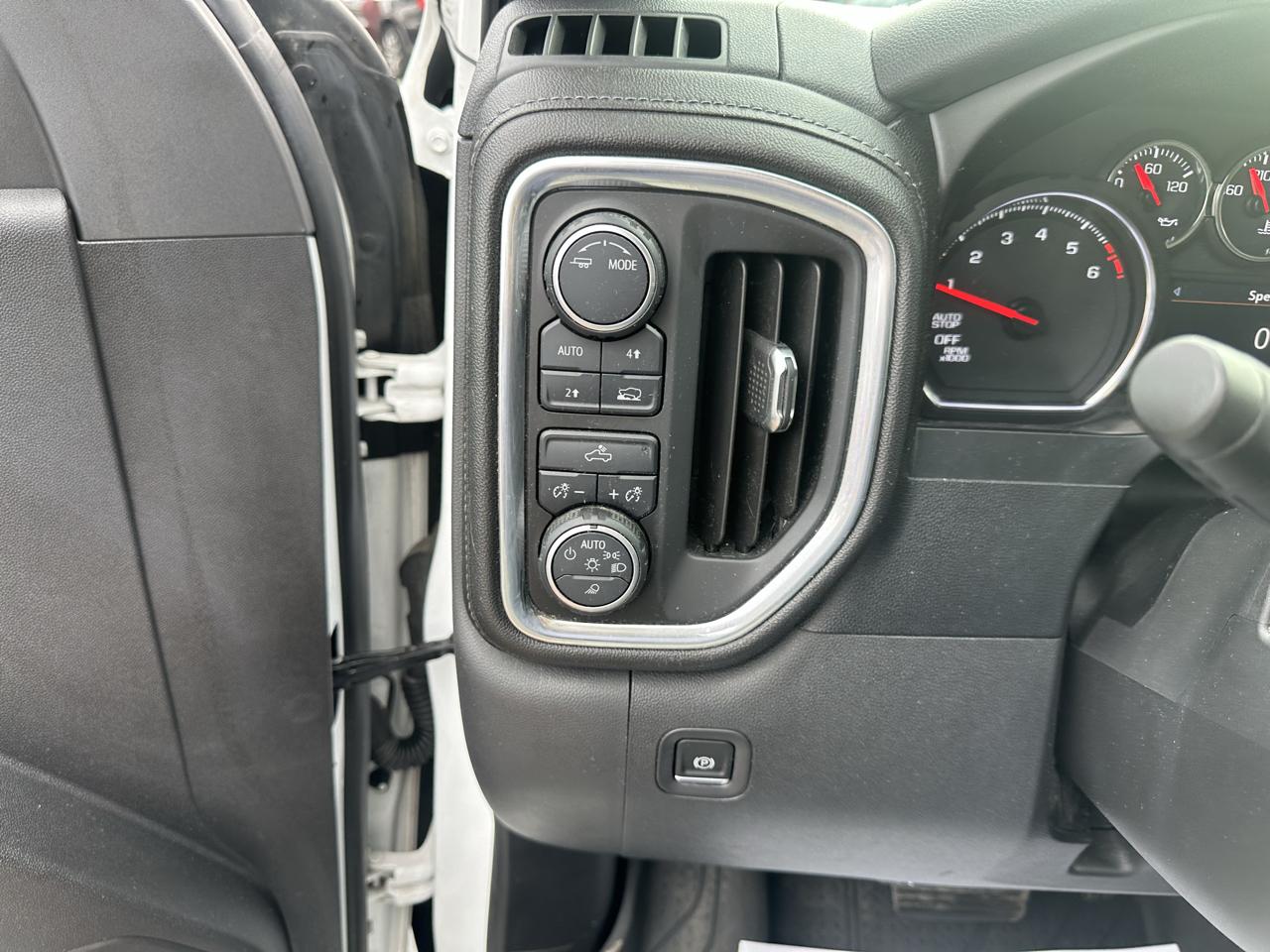Chevrolet Silverado 1500 4WD Crew Cab 147" LT 2020