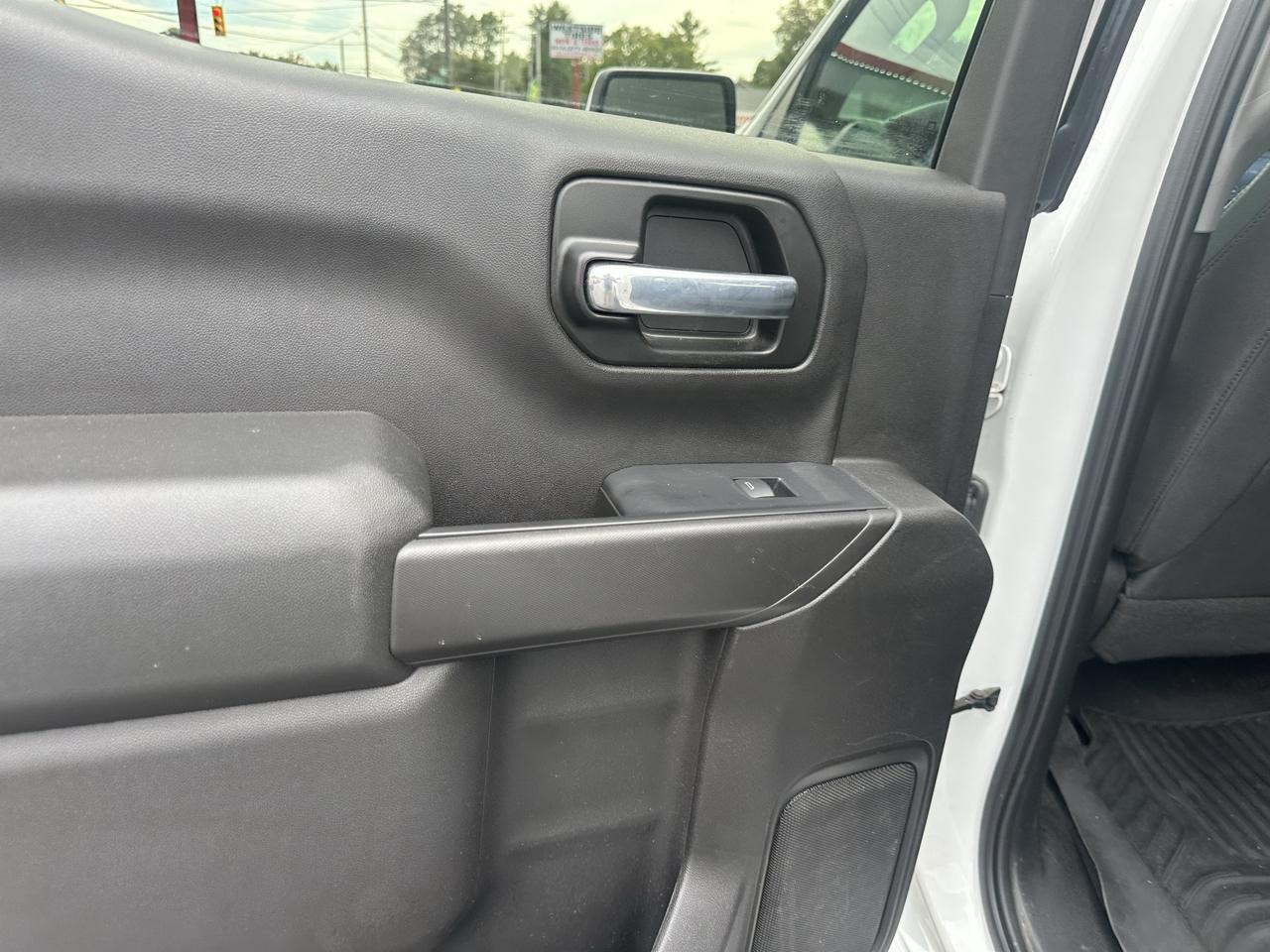Chevrolet Silverado 1500 4WD Crew Cab 147" LT 2020