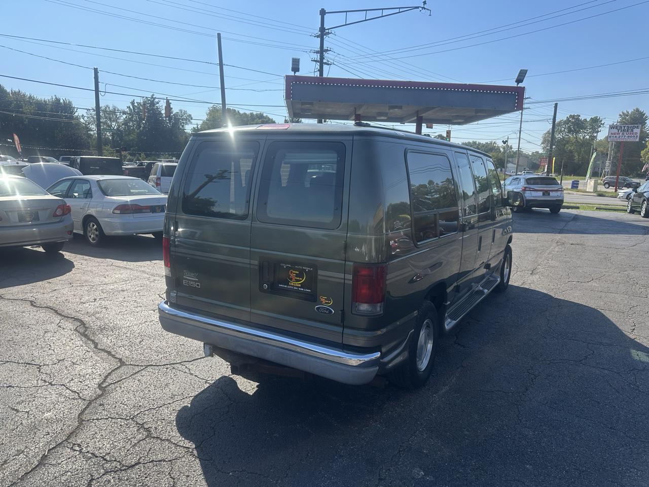Ford Econoline Cargo Van E-150 2002