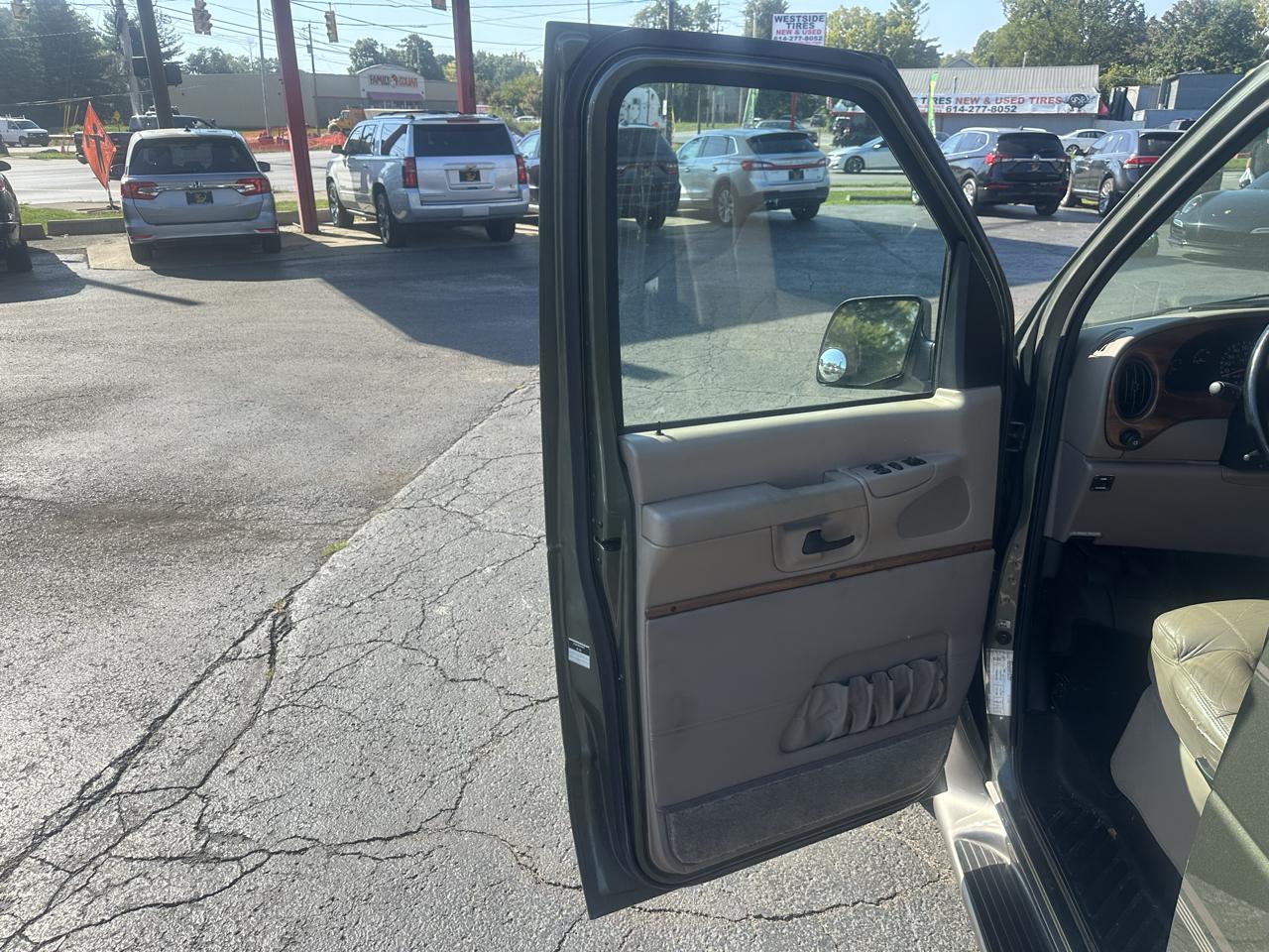 Ford Econoline Cargo Van E-150 2002