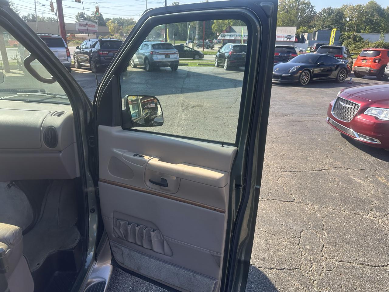 Ford Econoline Cargo Van E-150 2002