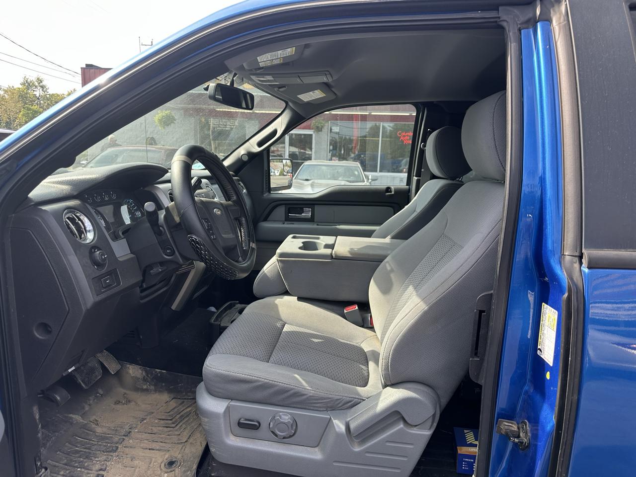 Ford F-150 4WD SuperCab 145" Lariat 2012