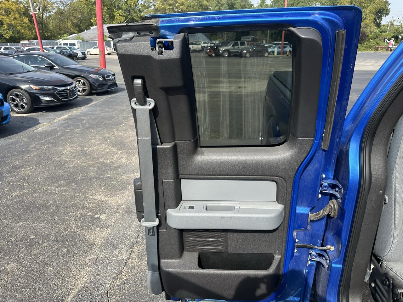 Ford F-150 4WD SuperCab 145" Lariat 2012