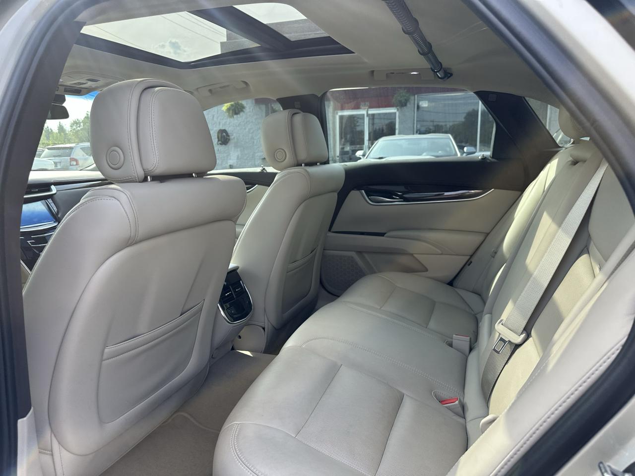 Cadillac XTS 4dr Sdn Luxury FWD 2014