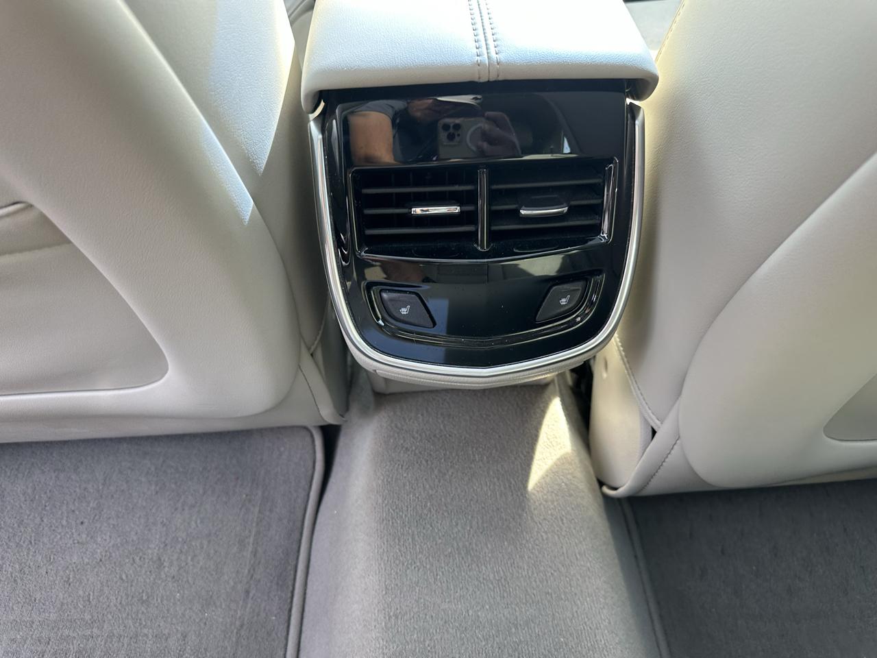 Cadillac XTS 4dr Sdn Luxury FWD 2014