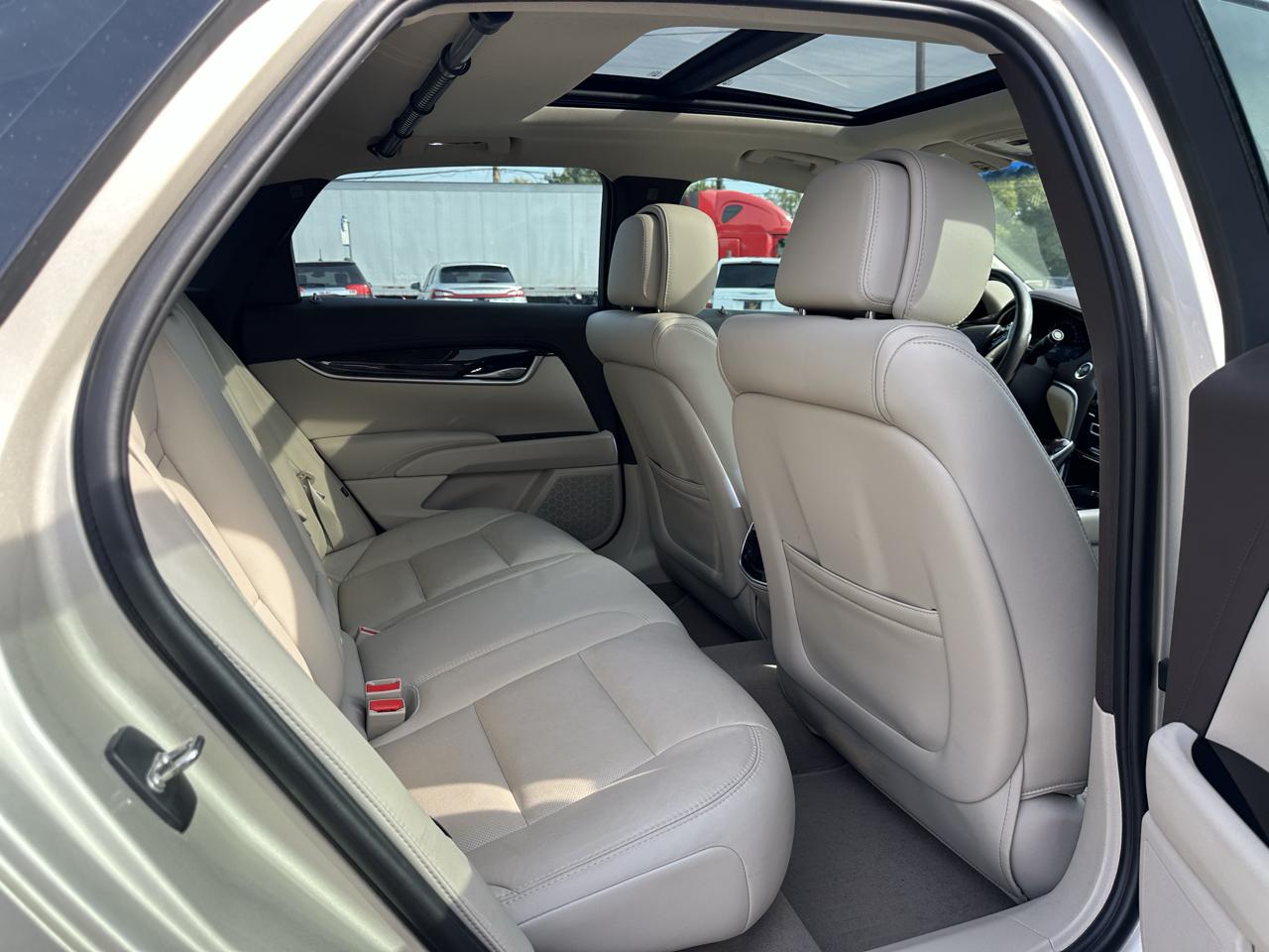 Cadillac XTS 4dr Sdn Luxury FWD 2014