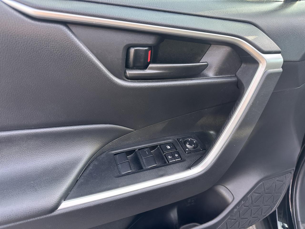 Toyota RAV4 LE AWD (Natl) 2025
