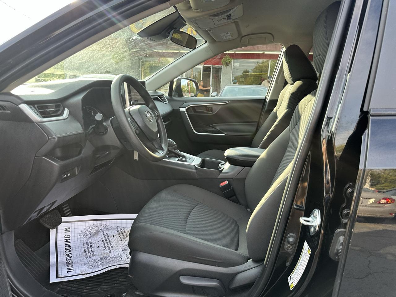 Toyota RAV4 LE AWD (Natl) 2025