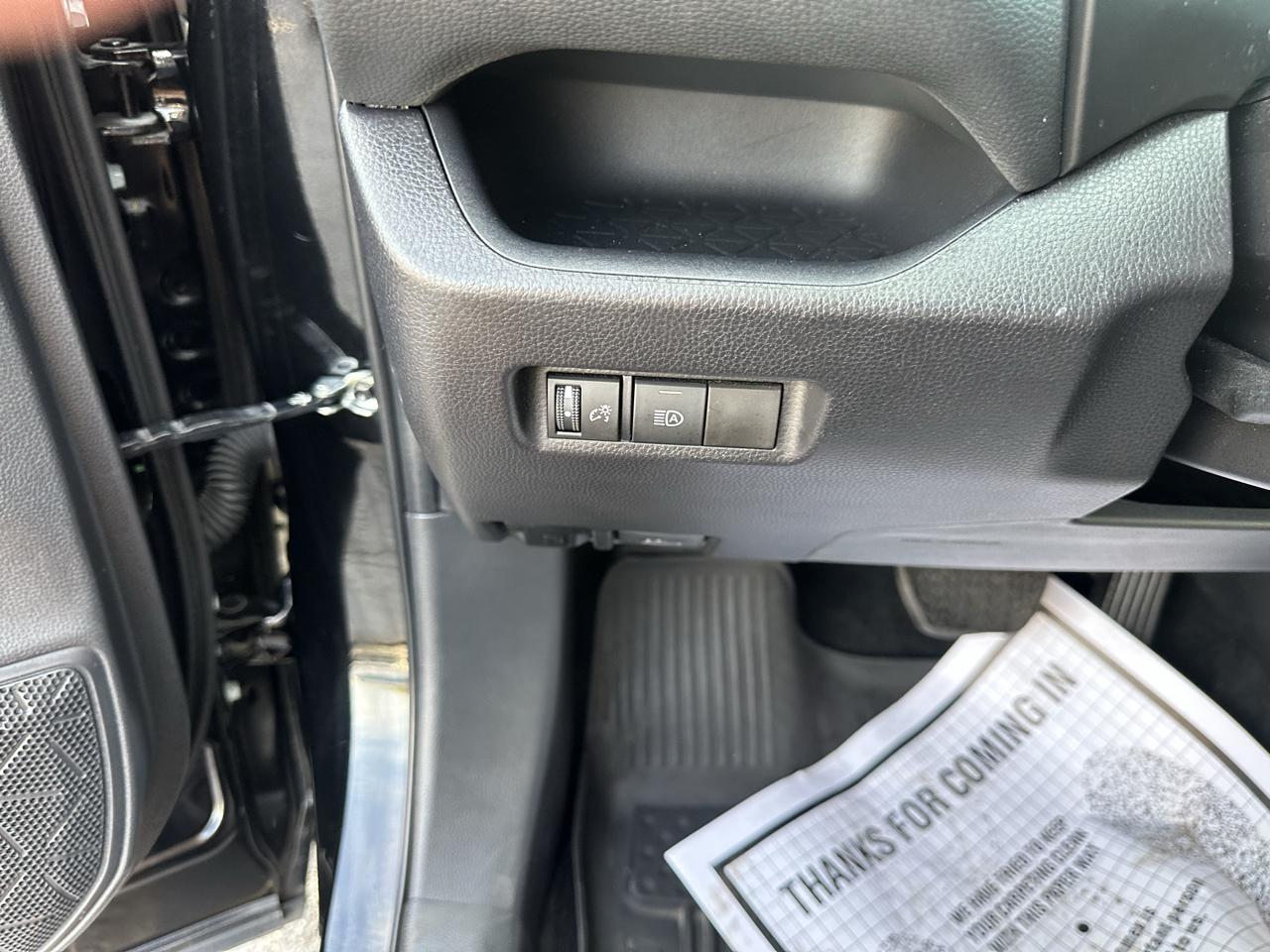Toyota RAV4 LE AWD (Natl) 2025