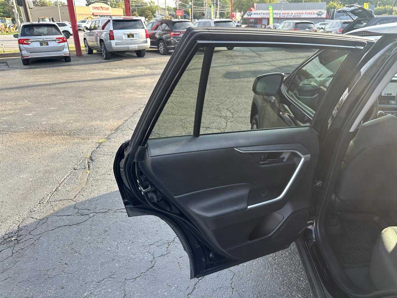 Toyota RAV4 LE AWD (Natl) 2025