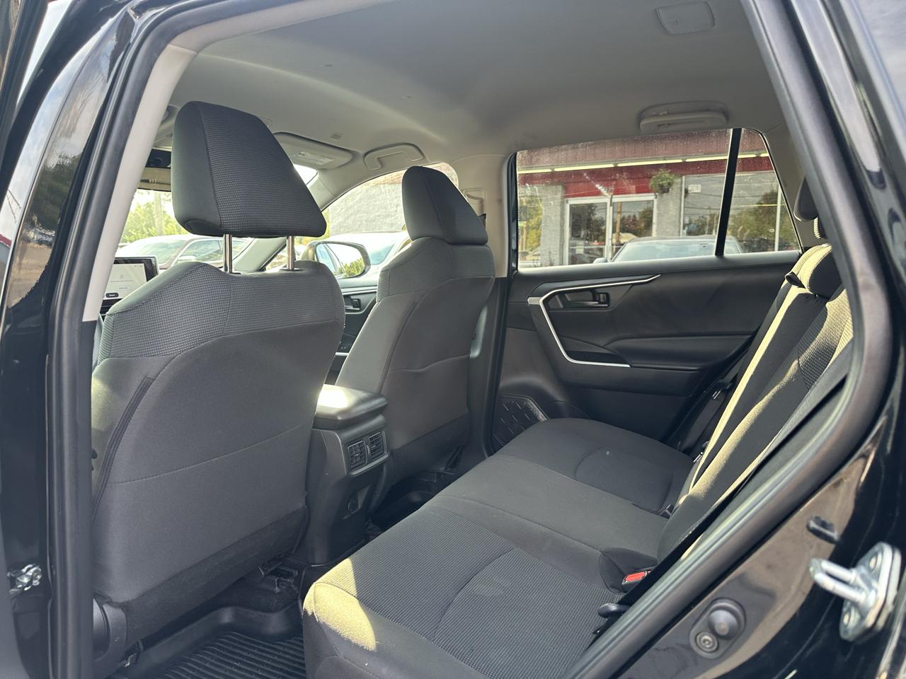 Toyota RAV4 LE AWD (Natl) 2025