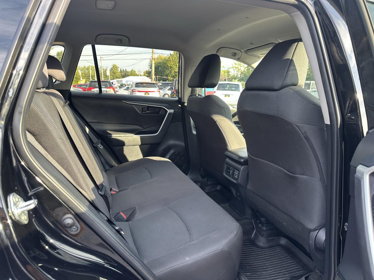 Toyota RAV4 LE AWD (Natl) 2025