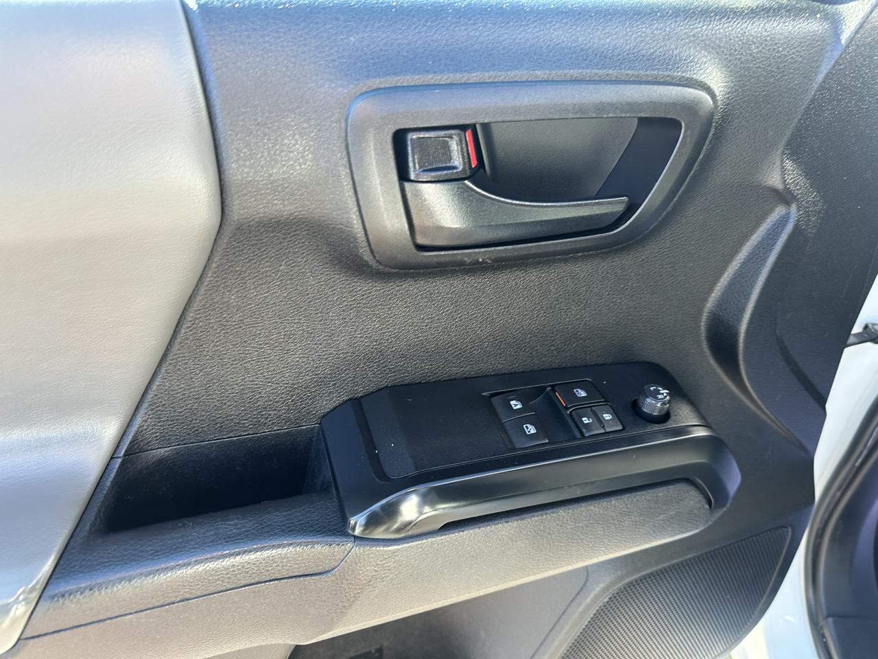 Toyota Tacoma 2WD SR5 Access Cab 6' Bed I4 AT (Natl) 2021