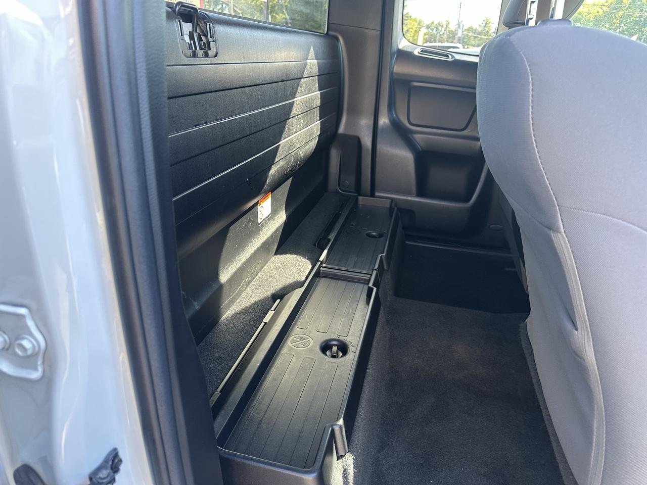 Toyota Tacoma 2WD SR5 Access Cab 6' Bed I4 AT (Natl) 2021
