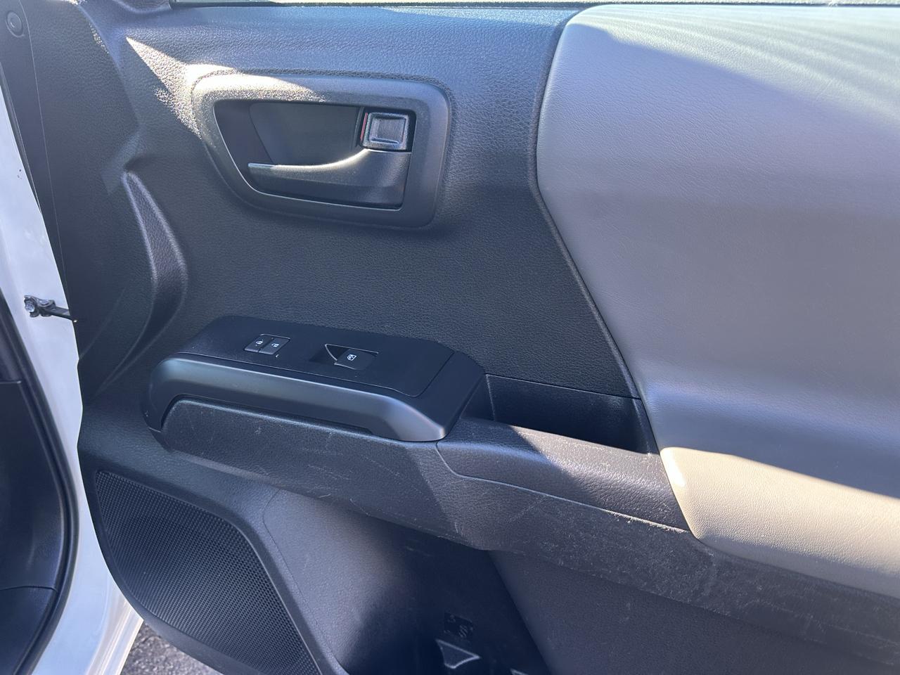 Toyota Tacoma 2WD SR5 Access Cab 6' Bed I4 AT (Natl) 2021