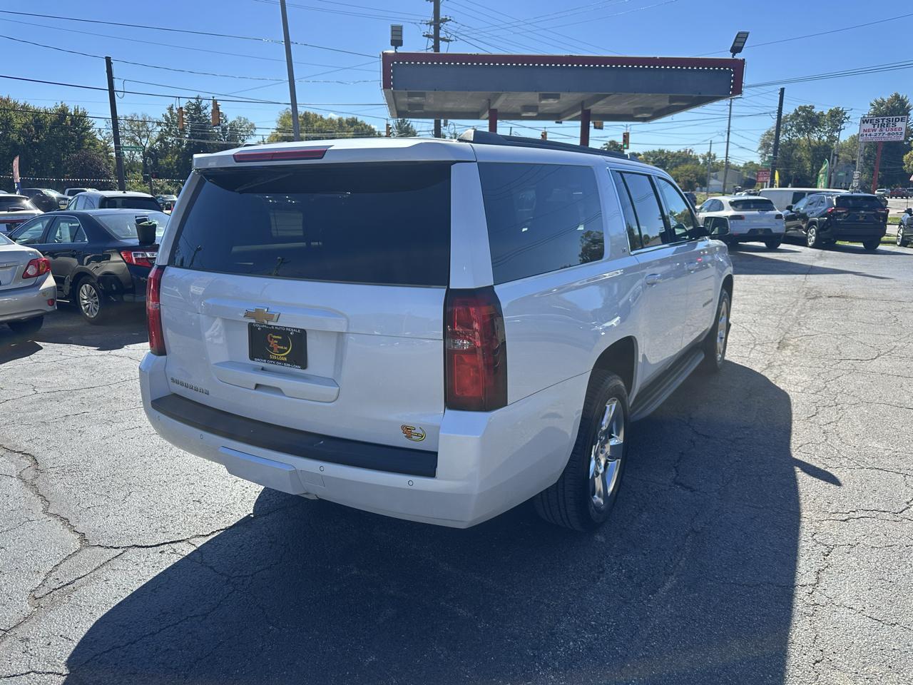 Chevrolet Suburban 4WD 4dr LT 2020