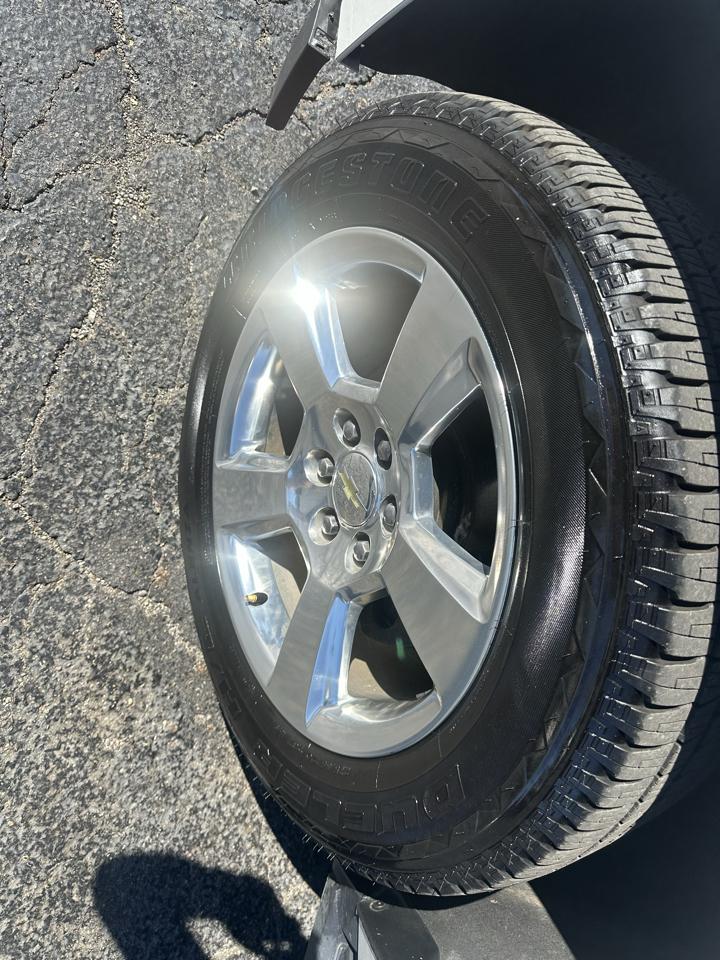 Chevrolet Suburban 4WD 4dr LT 2020