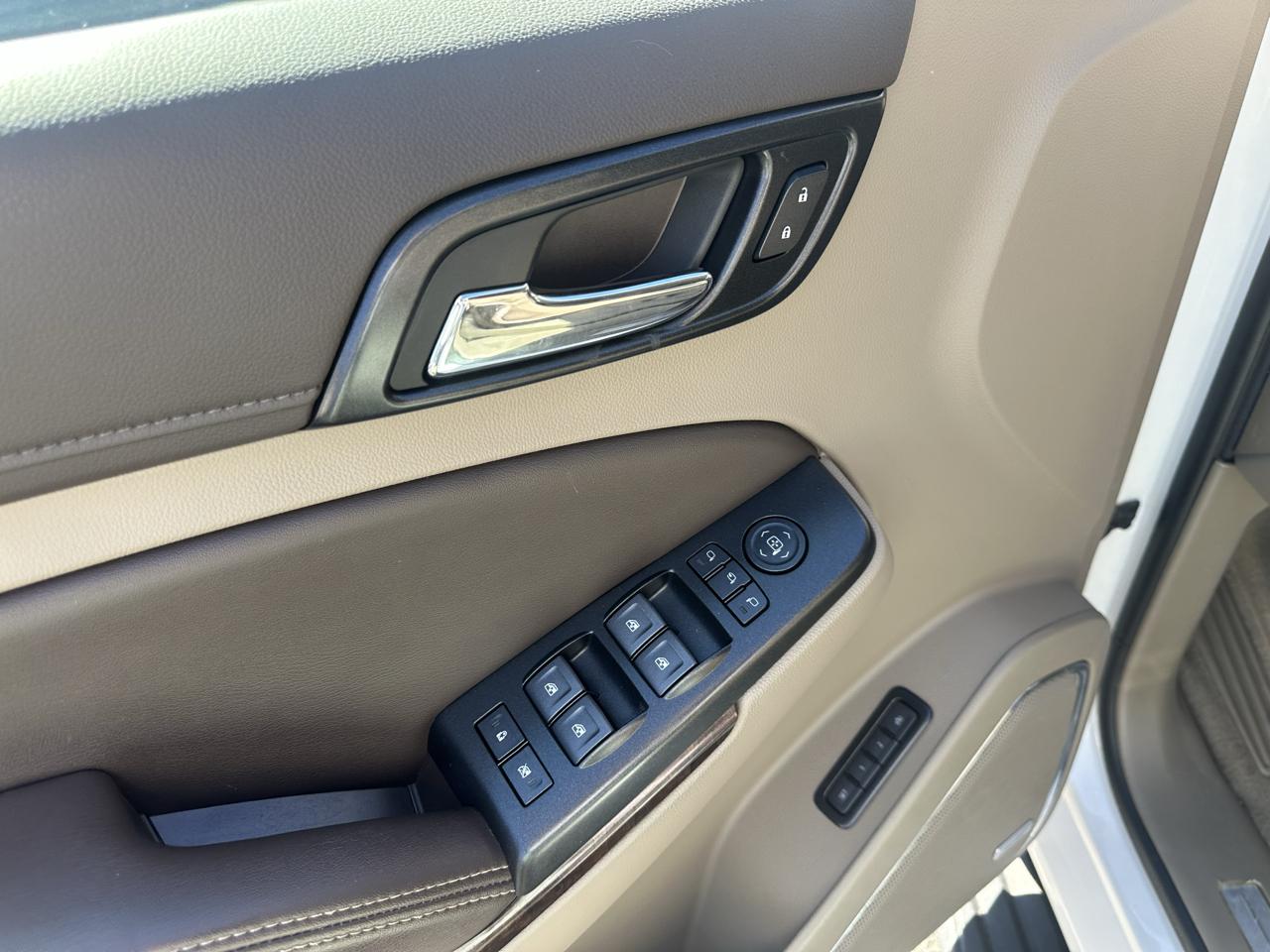 Chevrolet Suburban 4WD 4dr LT 2020