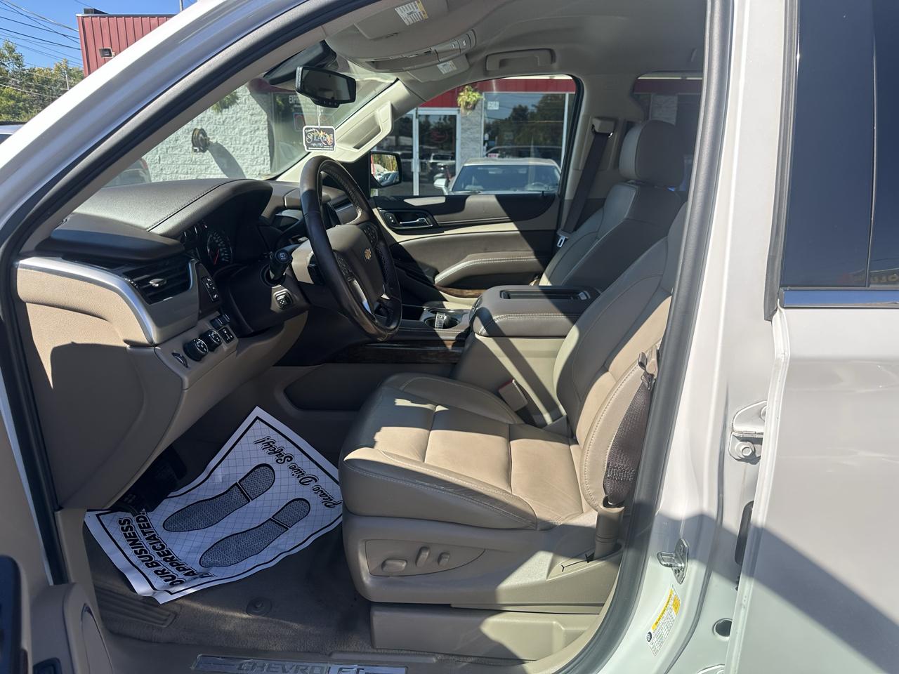 Chevrolet Suburban 4WD 4dr LT 2020