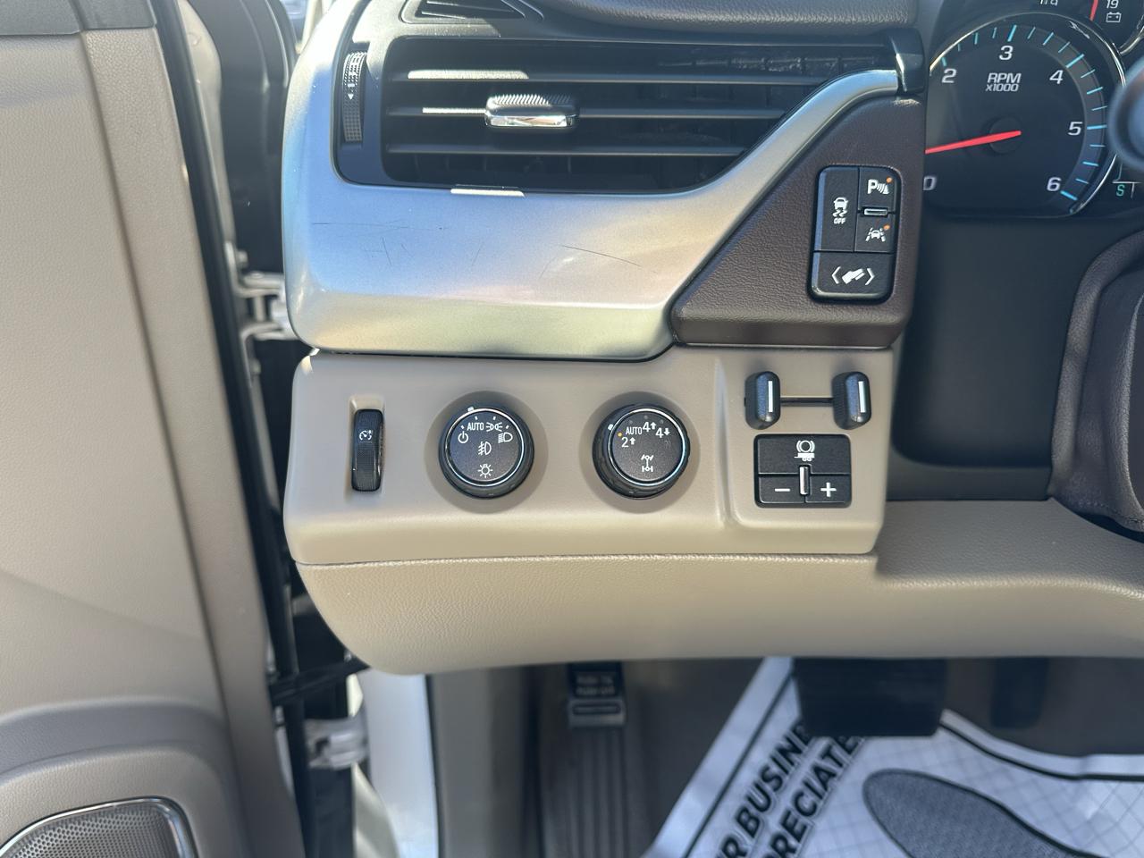 Chevrolet Suburban 4WD 4dr LT 2020