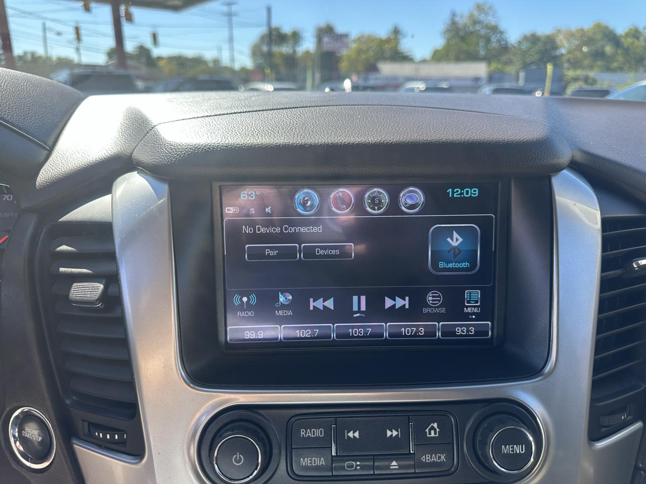 Chevrolet Suburban 4WD 4dr LT 2020