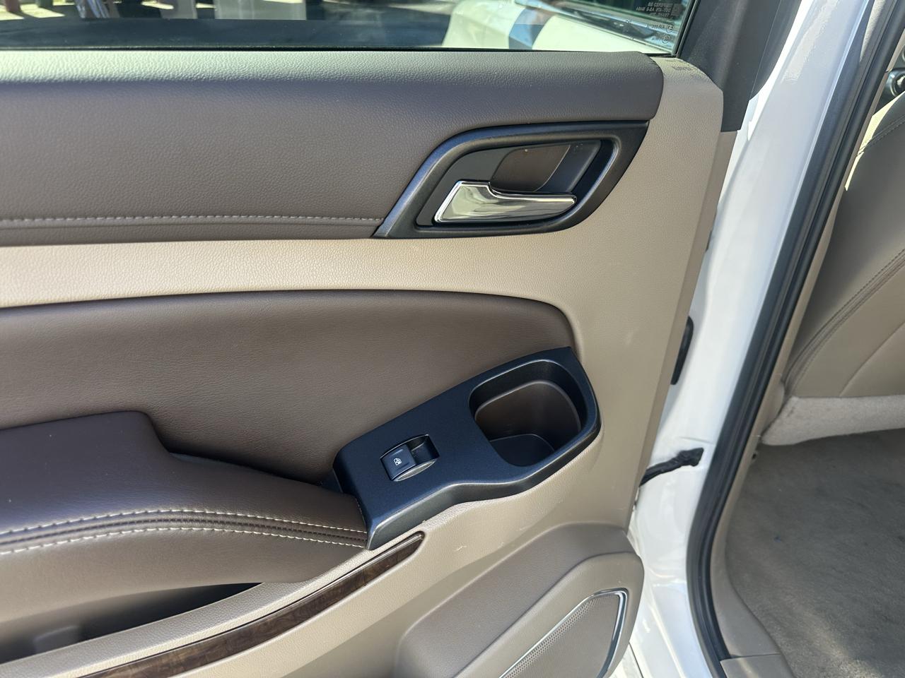 Chevrolet Suburban 4WD 4dr LT 2020
