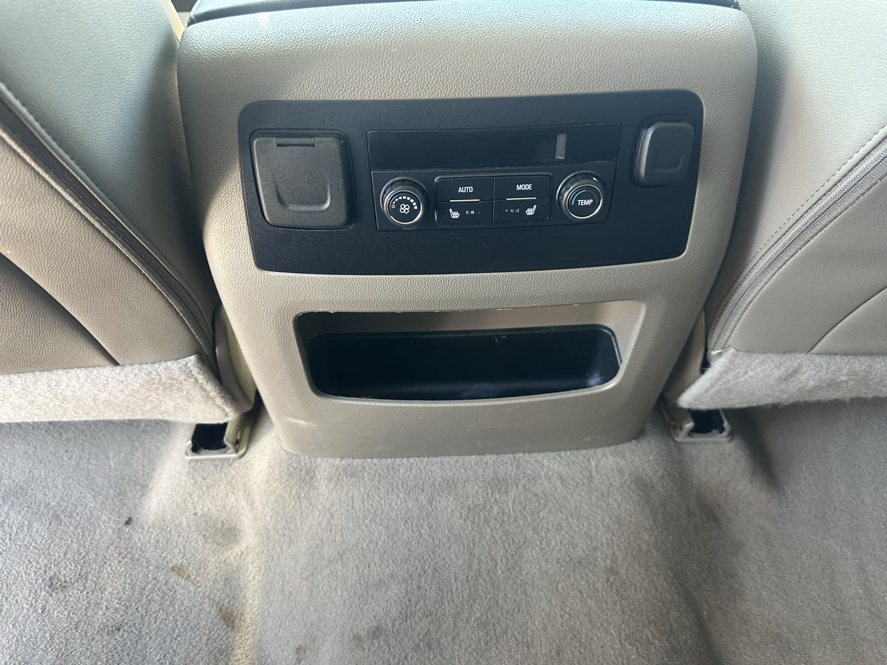 Chevrolet Suburban 4WD 4dr LT 2020