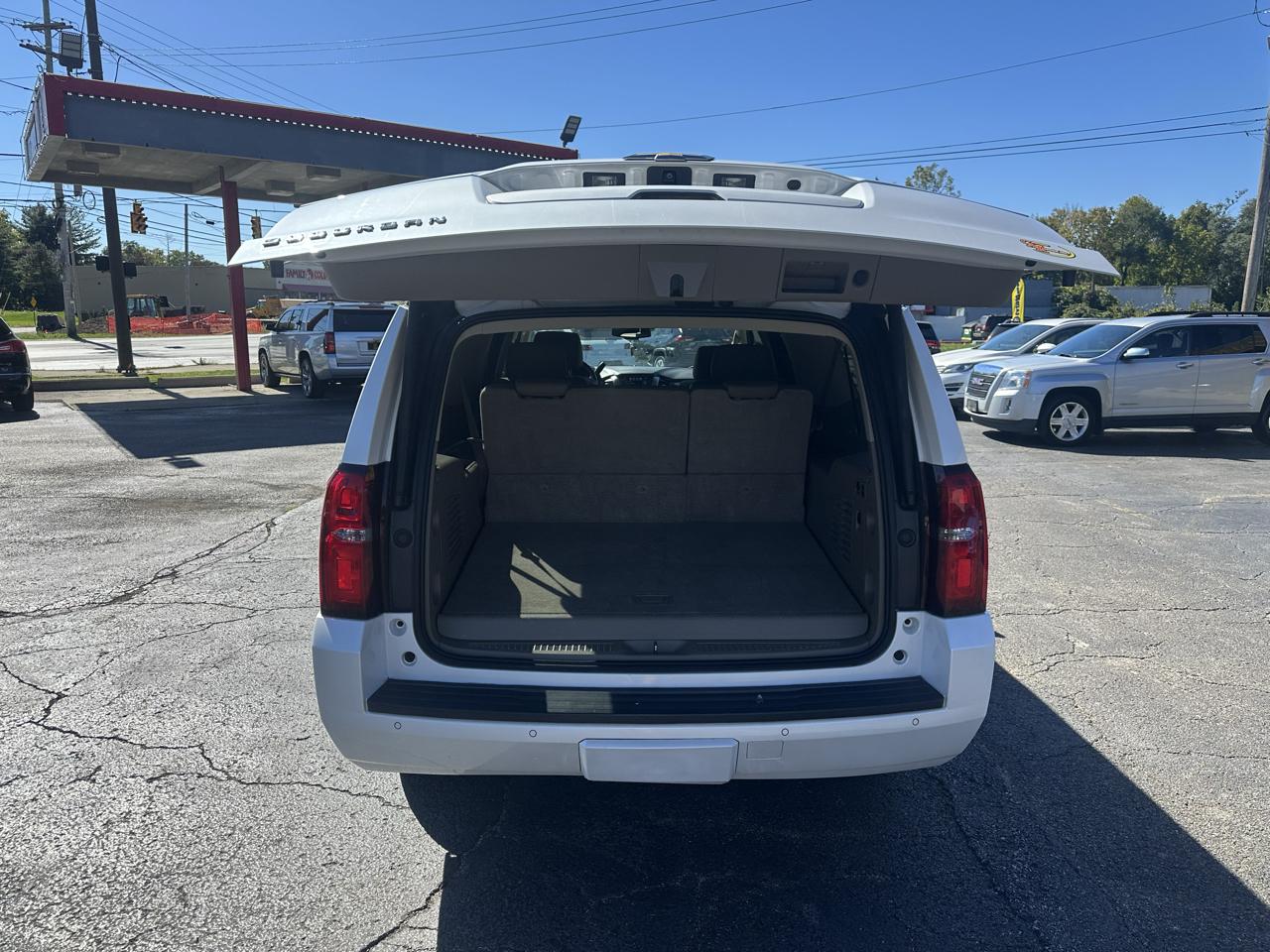 Chevrolet Suburban 4WD 4dr LT 2020