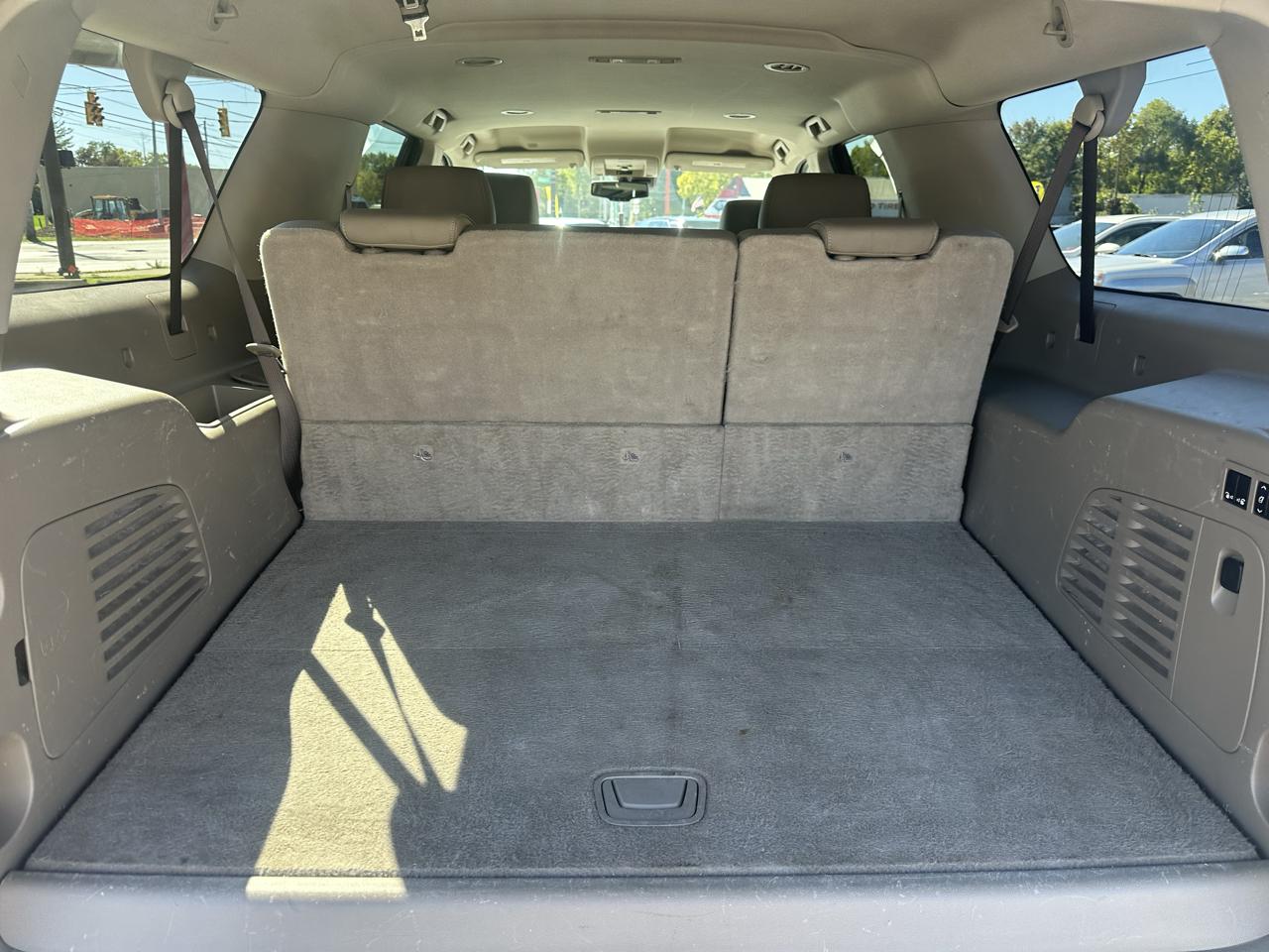 Chevrolet Suburban 4WD 4dr LT 2020