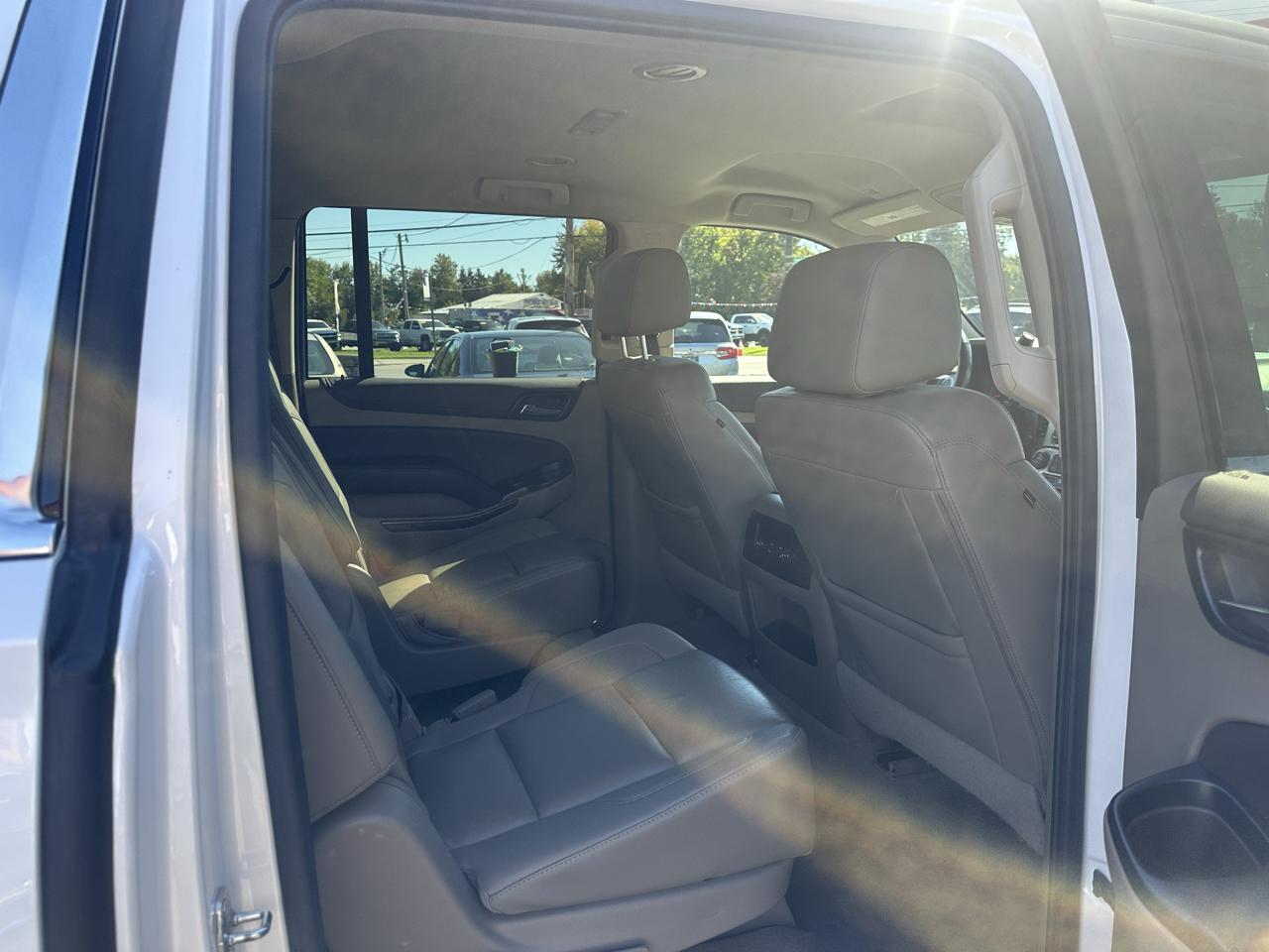 Chevrolet Suburban 4WD 4dr LT 2020