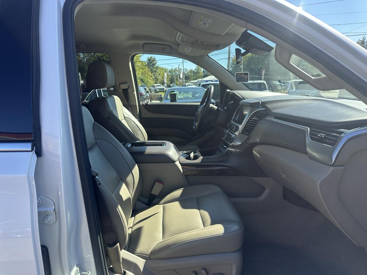 Chevrolet Suburban 4WD 4dr LT 2020