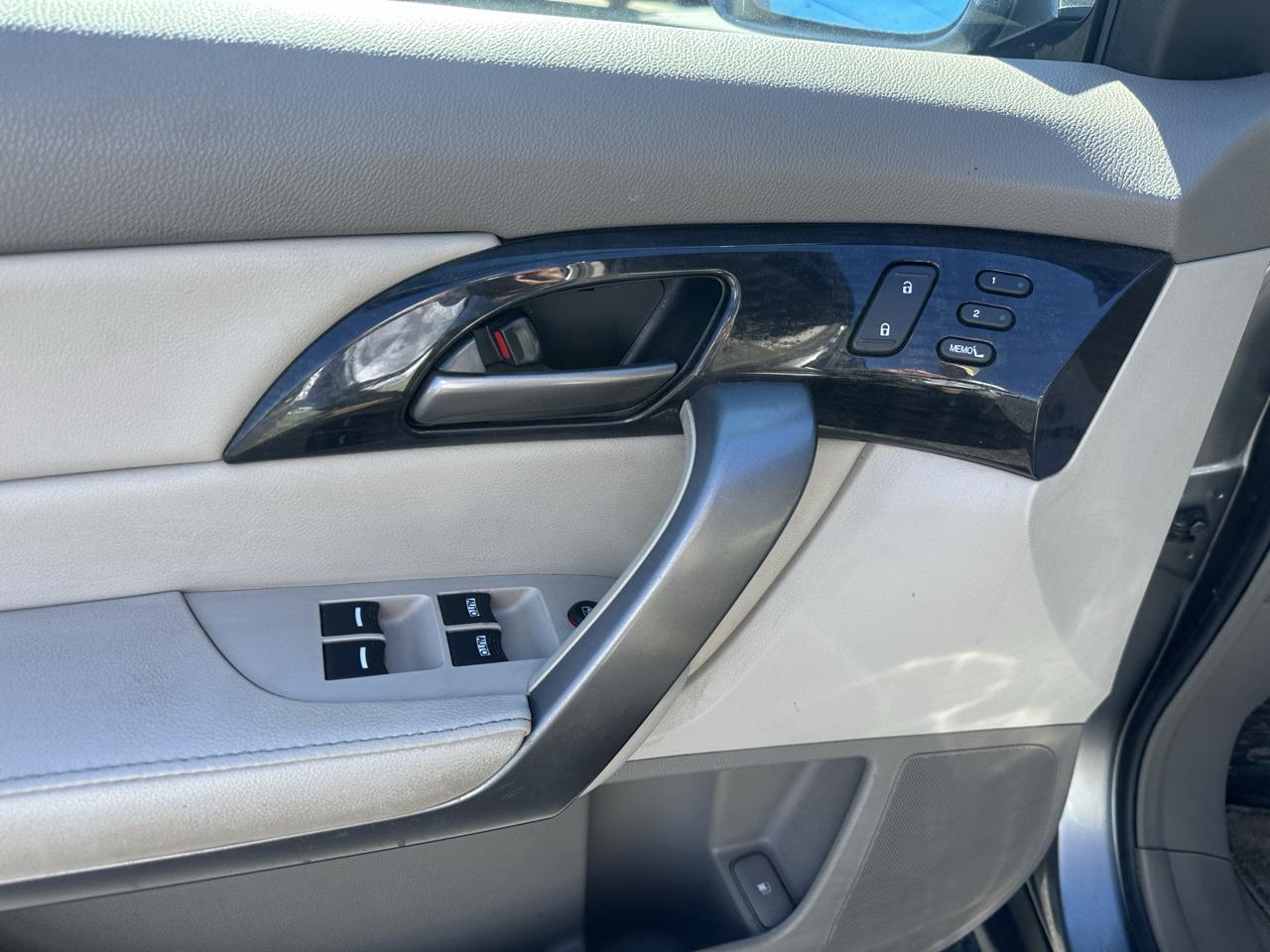 Acura MDX photo 11