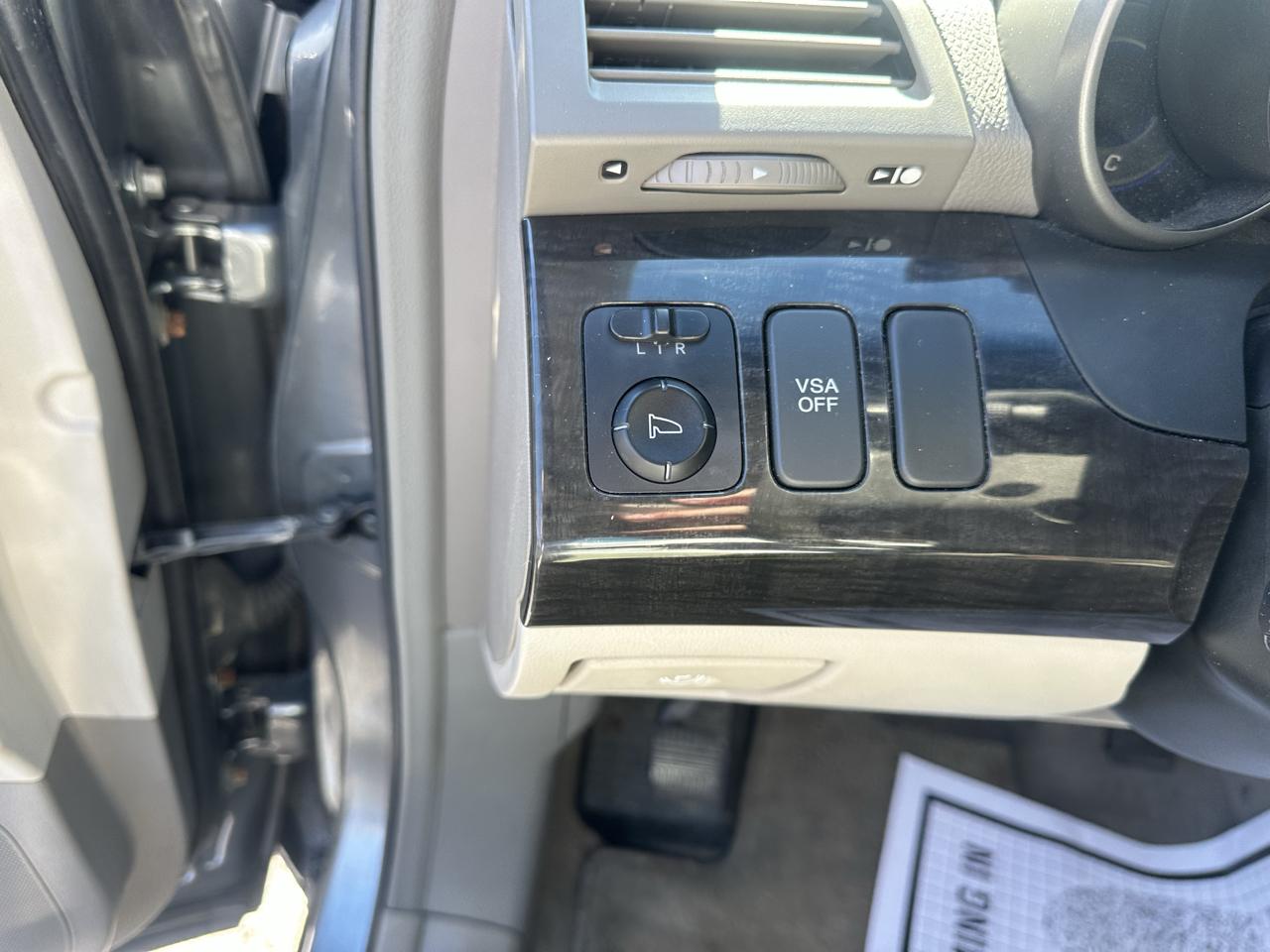Acura MDX photo 14