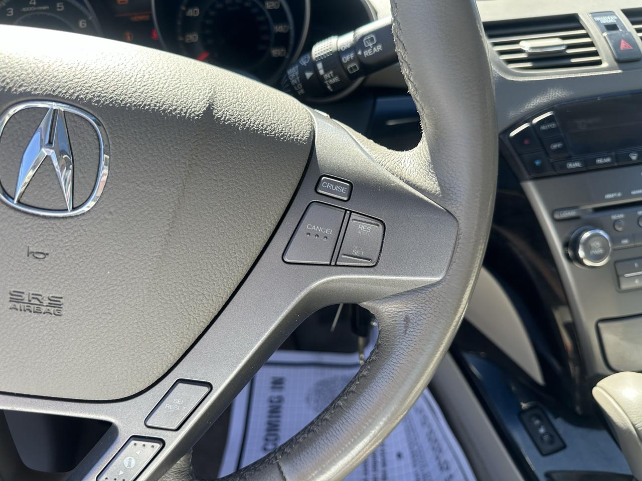 Acura MDX photo 16