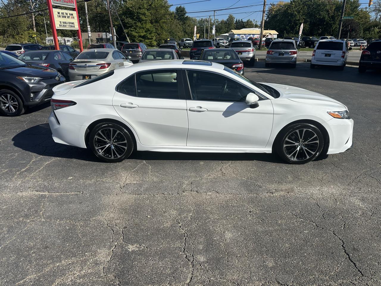 Toyota Camry XLE Auto (Natl) 2018