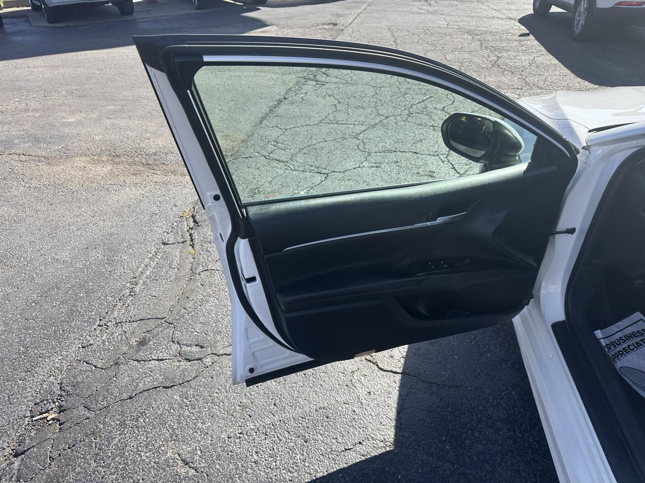 Toyota Camry XLE Auto (Natl) 2018