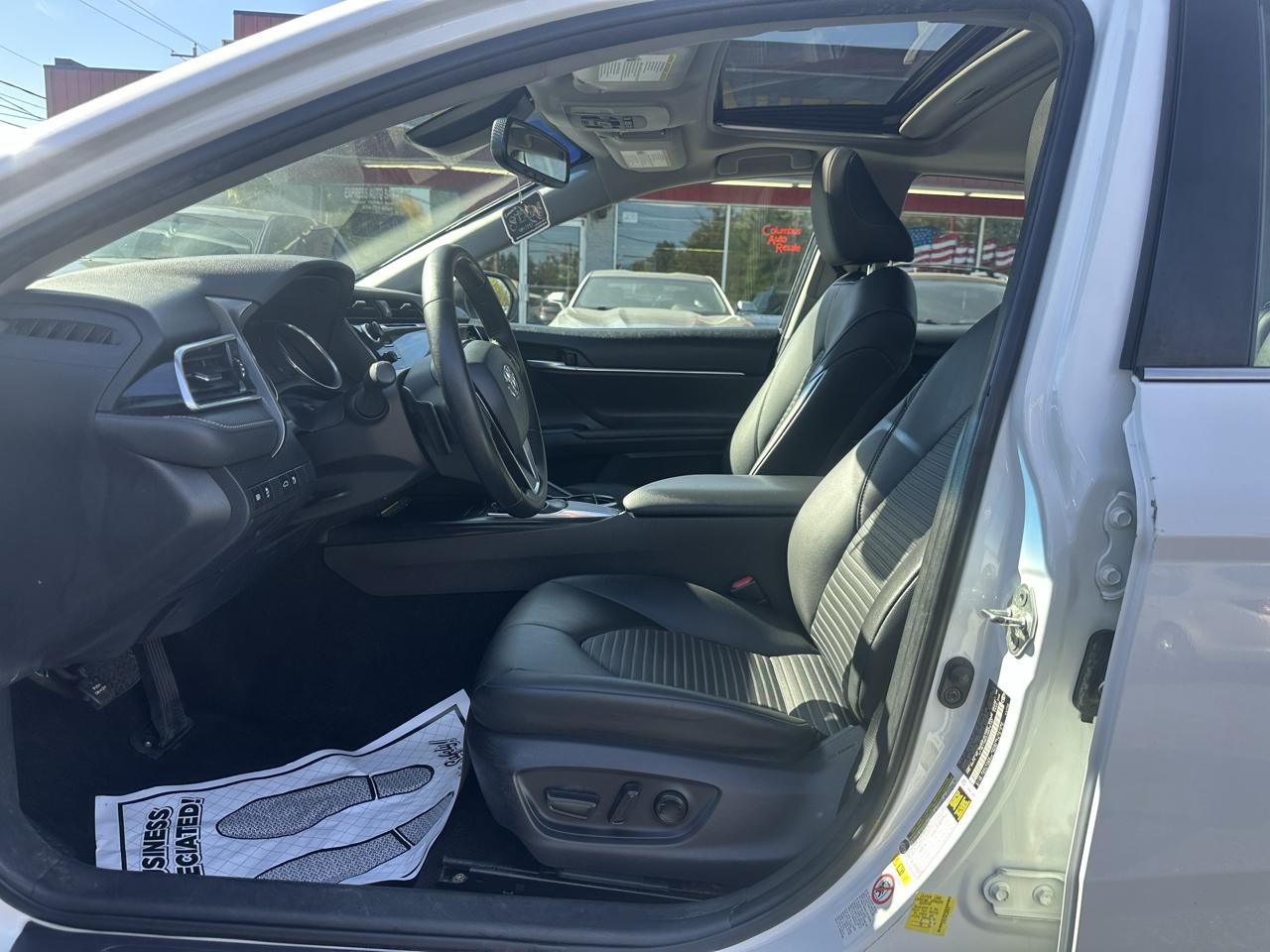 Toyota Camry XLE Auto (Natl) 2018