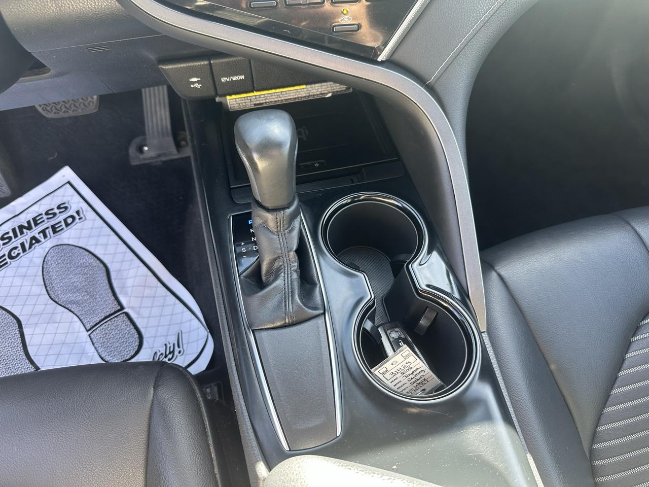 Toyota Camry XLE Auto (Natl) 2018