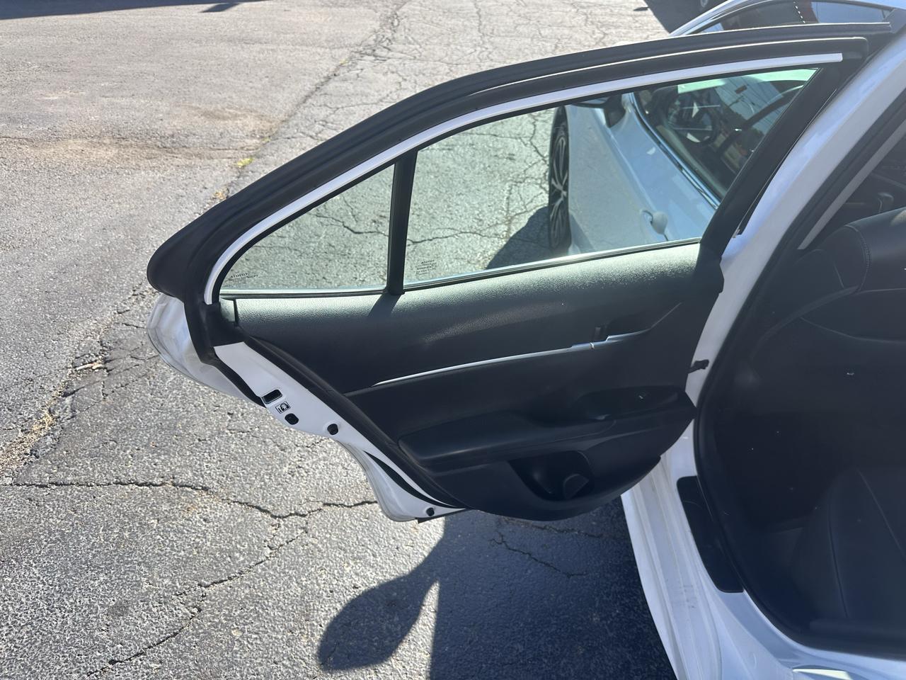 Toyota Camry XLE Auto (Natl) 2018