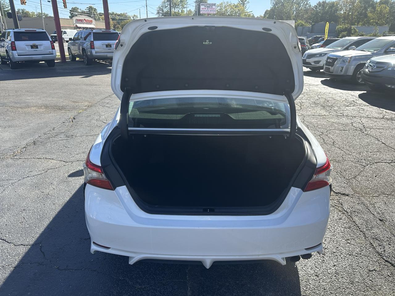 Toyota Camry XLE Auto (Natl) 2018