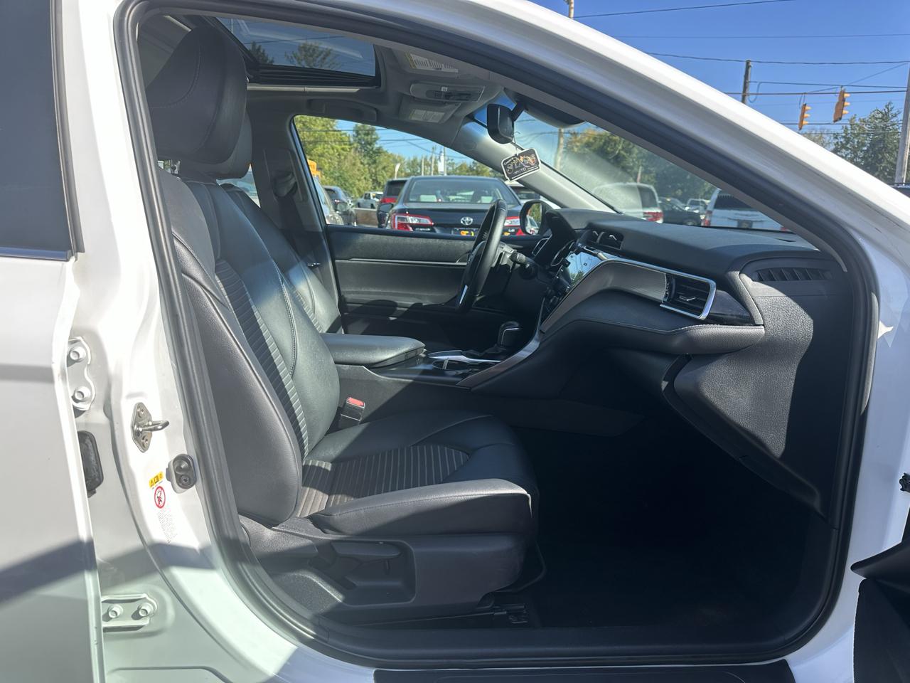 Toyota Camry XLE Auto (Natl) 2018