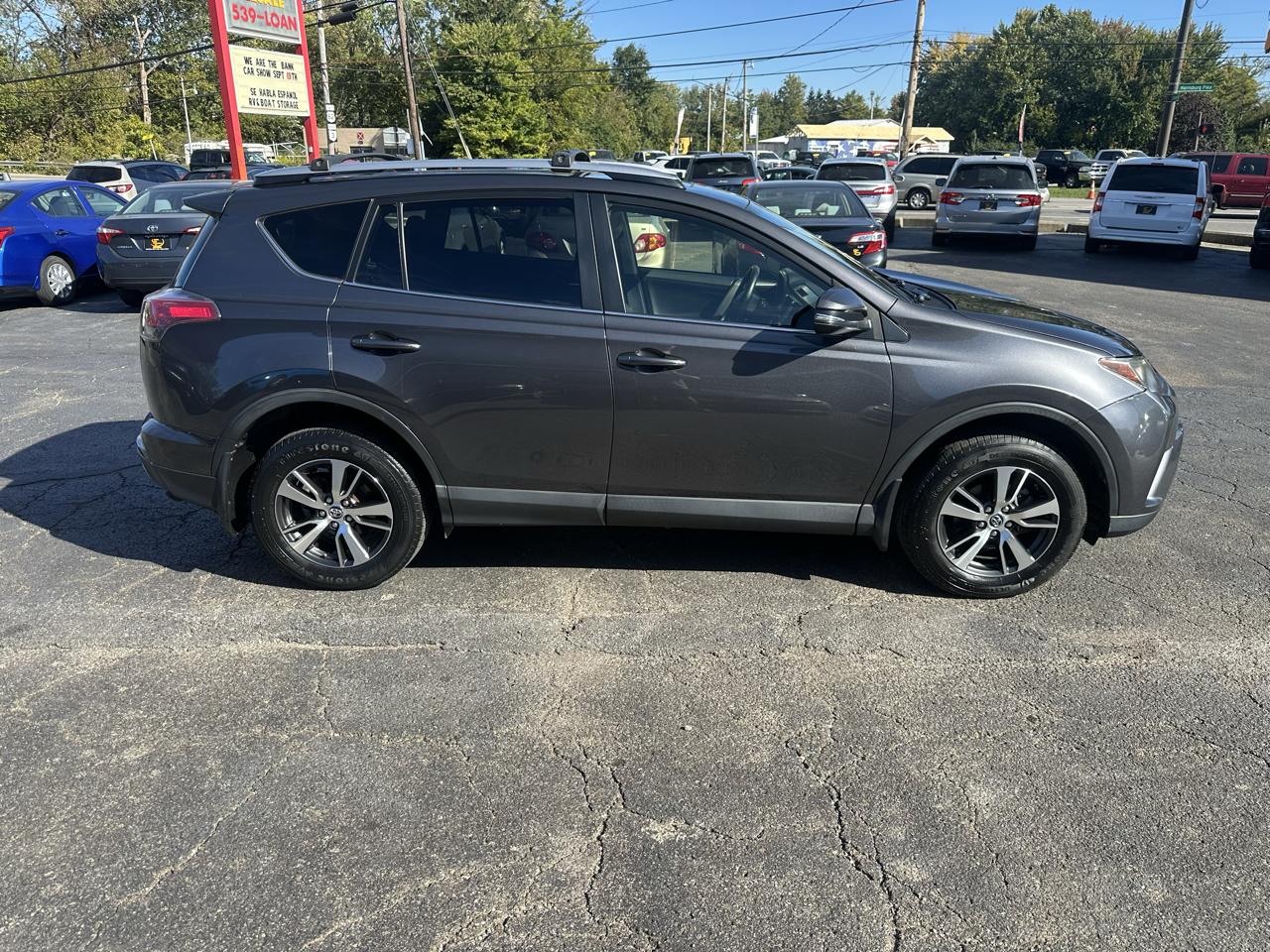 Toyota RAV4 Adventure AWD (Natl) 2018