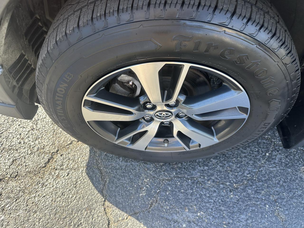 Toyota RAV4 Adventure AWD (Natl) 2018