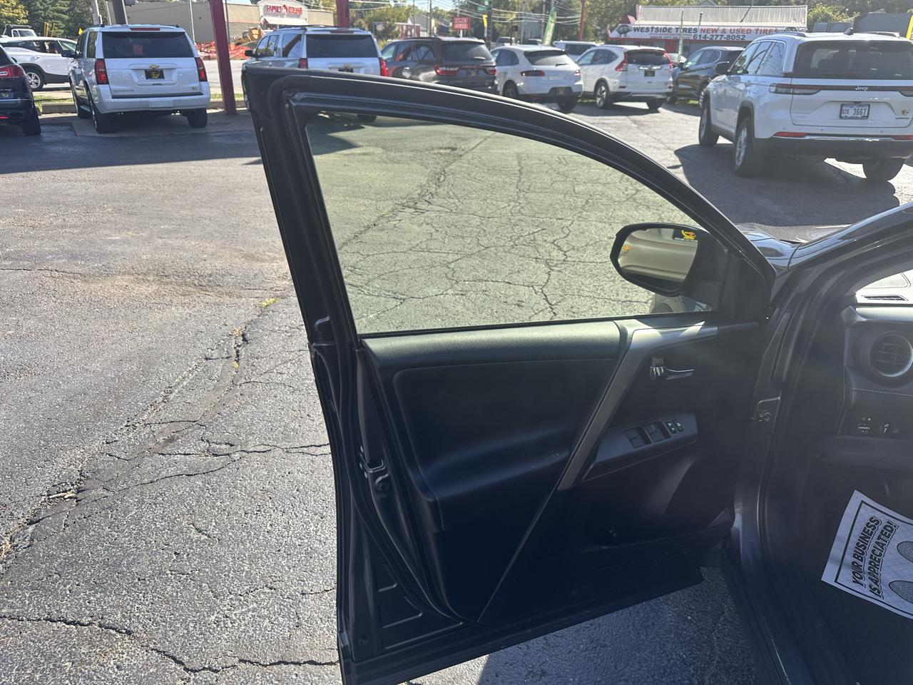 Toyota RAV4 Adventure AWD (Natl) 2018