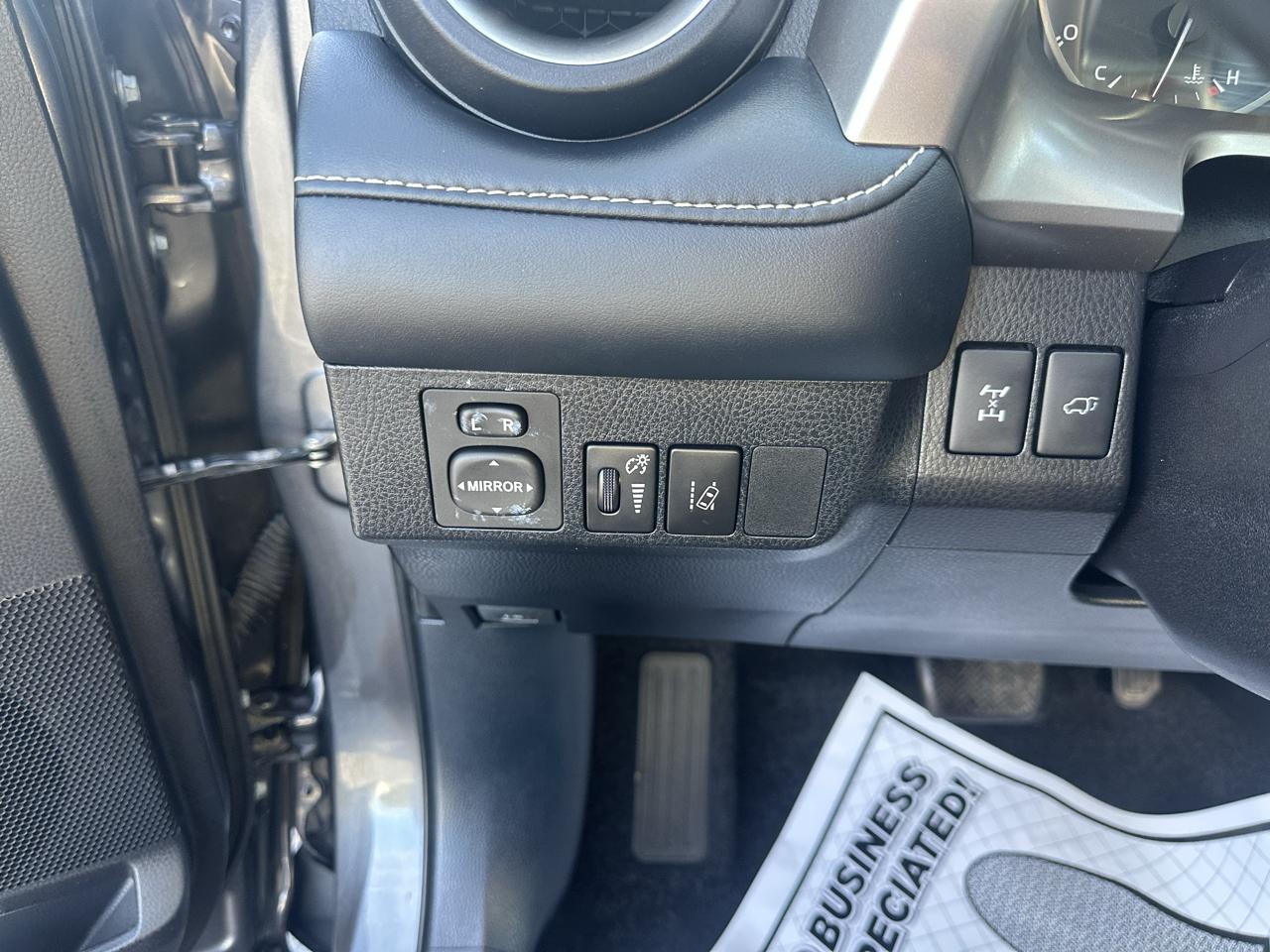 Toyota RAV4 Adventure AWD (Natl) 2018